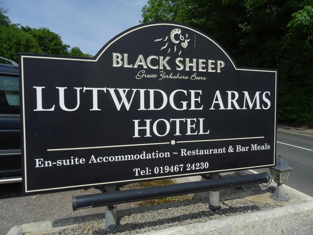 Готель Lutwidge Arms Holmrook Екстер'єр фото